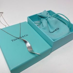 Tiffany twisted wave silver necklace